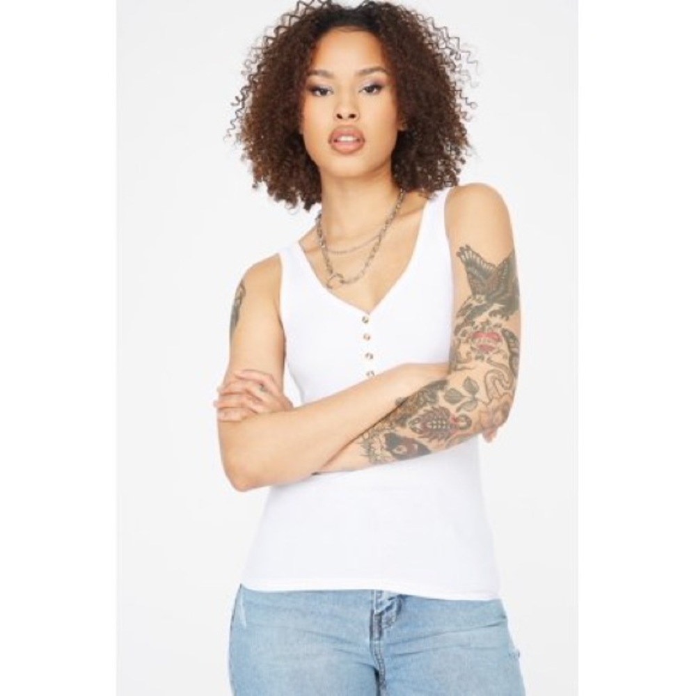 Urban Planet V-Neck Button-Front White Ribbed Tank Size S